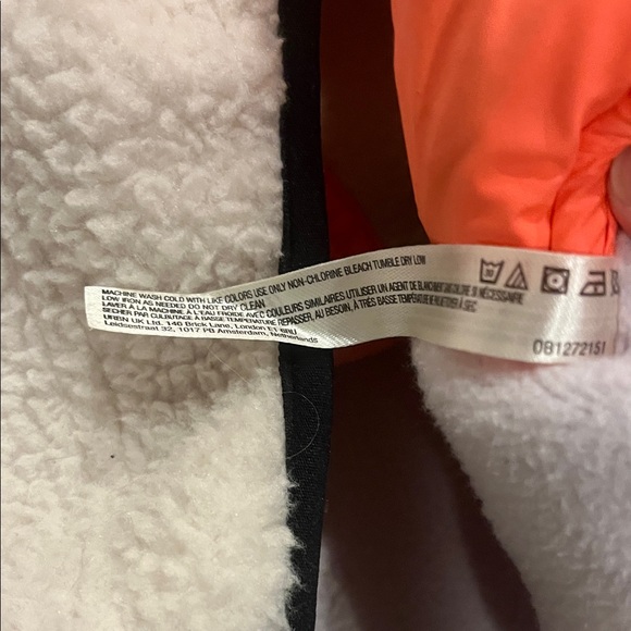 Colorblock Fleece Pullover - Picture 7 of 10